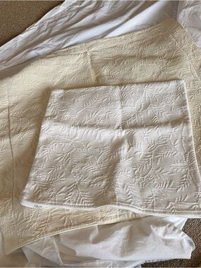 LOT: queen size Matouk top sheet  & 2 Ralph Lauren matelassé shams. AS IS.